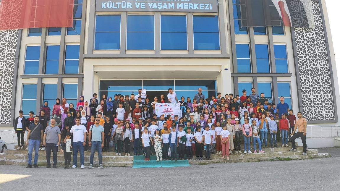 Karaali Şehit Osman Karağlı İlkokulumuzun ortağı olduğu Erasmus+2019-1-ES01-KA229-0639 HER projemiz kapsamında Beyşehir ilçe merkezine gezi düzenlenmiştir.